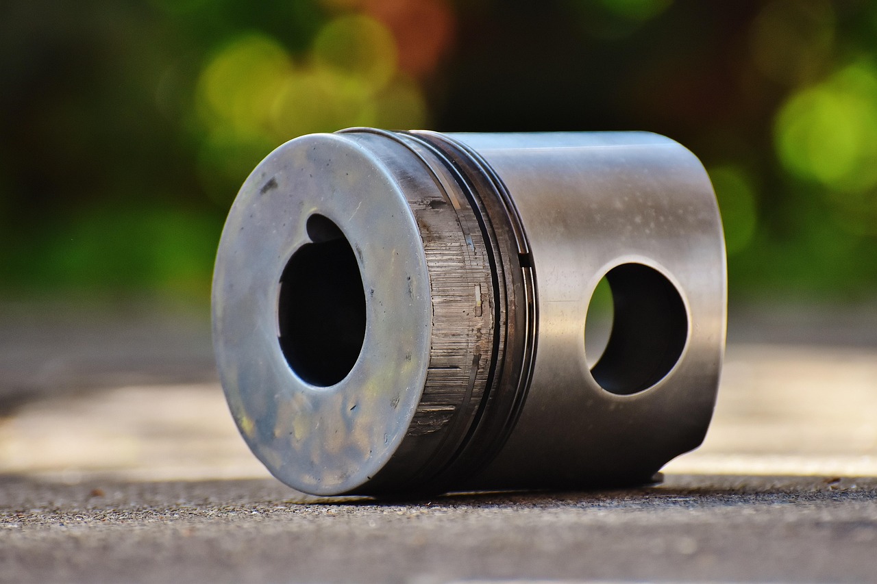 truck piston, engine piston, piston seizure, mechanic, auto part, defect, truck, aluminum, engine piston, auto part, auto part, auto part, auto part, auto part, aluminum, aluminum, aluminum