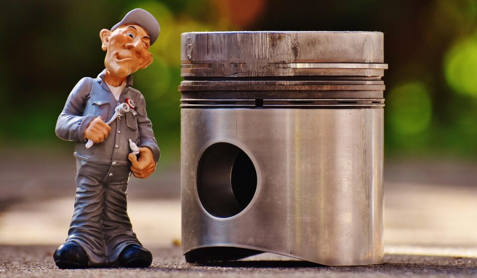 truck piston, engine piston, piston seizure, mechanic, figure, fun, auto part, defect, truck, aluminum, mechanic, mechanic, mechanic, mechanic, mechanic