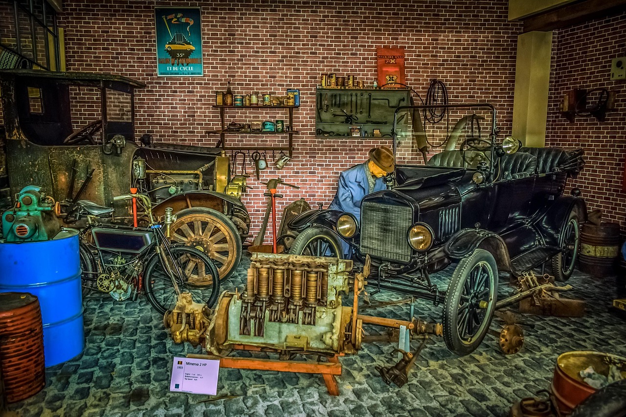 garage, repairs, car, mechanic, workshop, service, fix, engine, worker, tools, autoworld, brussels, belgium, car museum, brown car, brown tools, brown garage, car wallpapers, brown service